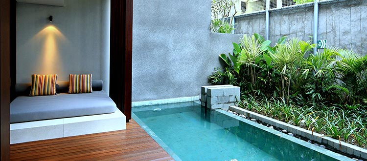 Pool suite room
