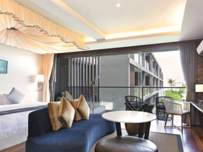 Suite room with canopy watermark hotel bali