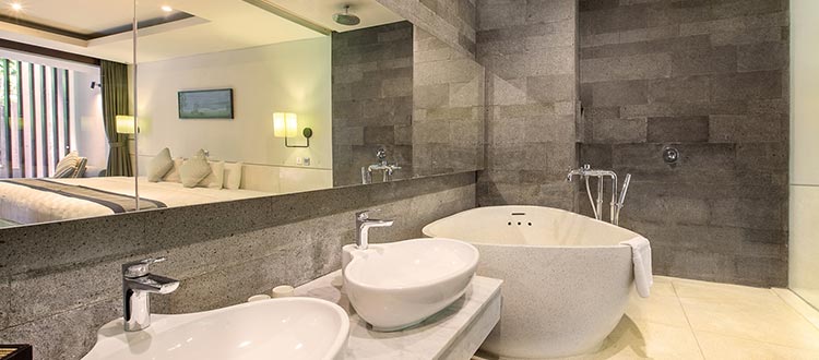 Suite room with canopy watermark hotel bali
