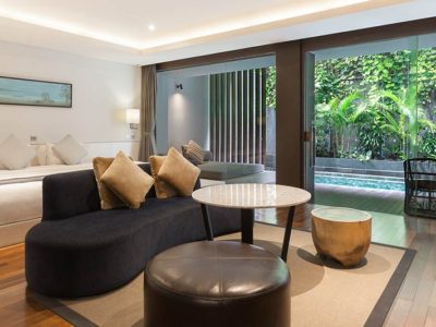 Pool suite room