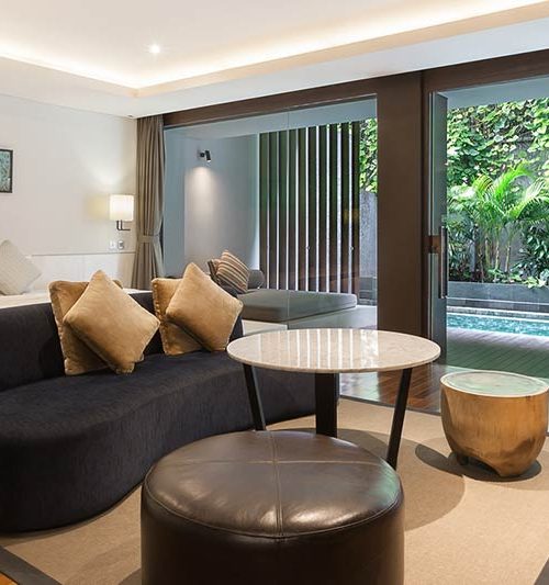 Pool suite room